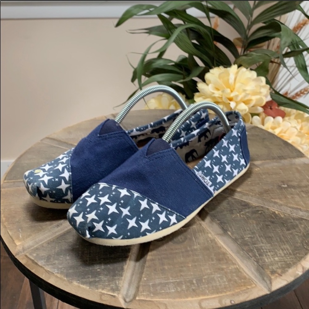 Toms sneakers